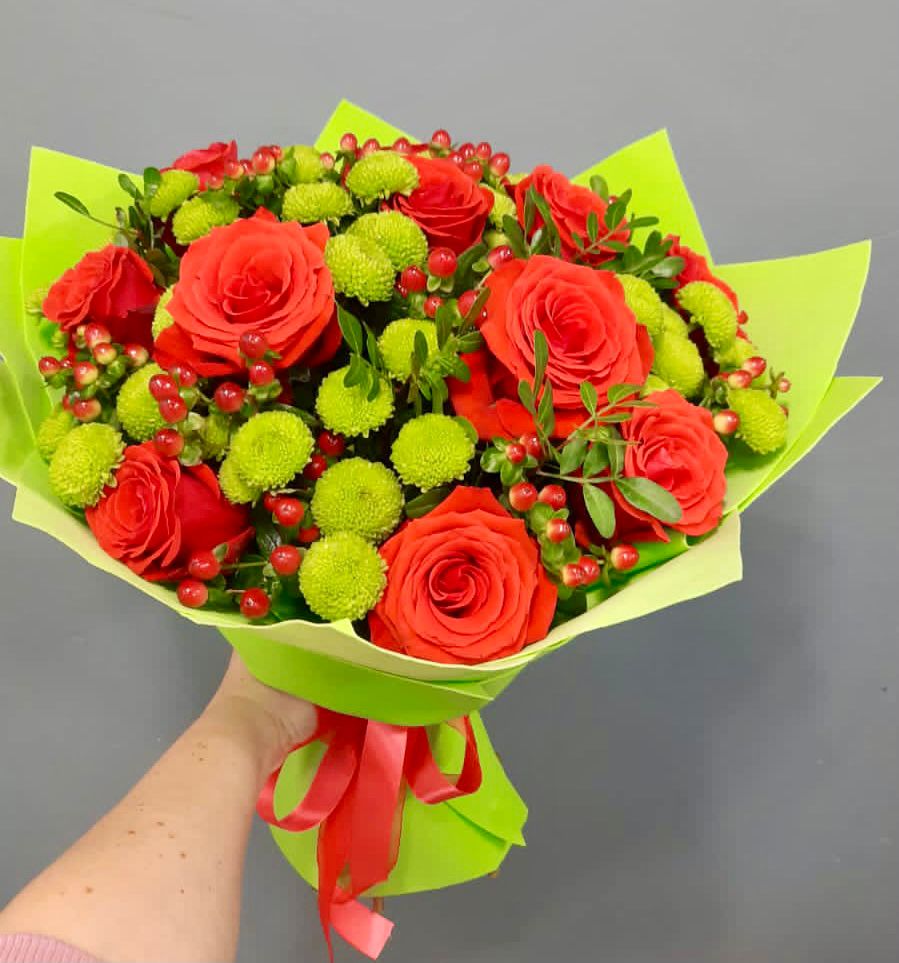 Букет цветов из: Хризантемы и Розы во Фрязево