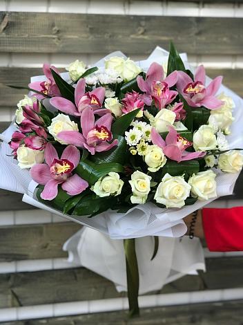 Букет цветов из: Розы и Хризантемы во Фрязево
