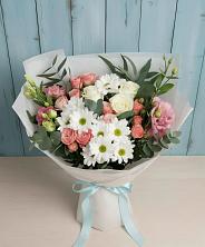 Букет цветов из:  Розы, Лизиантусы и Хризантемы во Фрязево