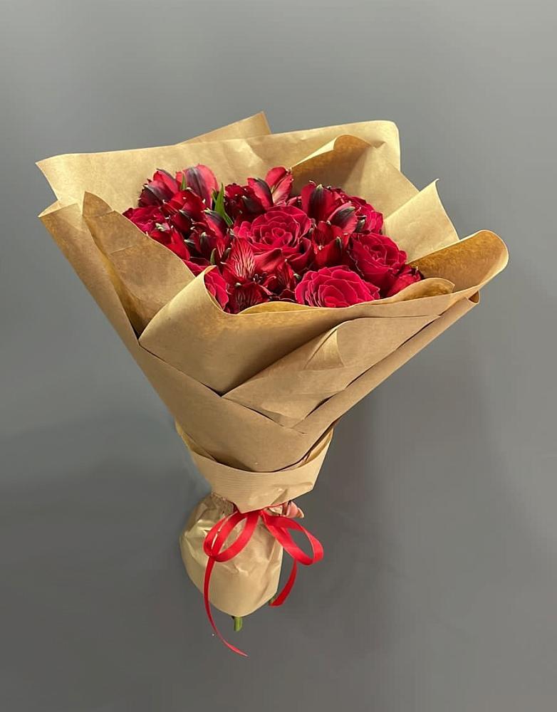 Букет цветов из: Альстромерии и Розы во Фрязево