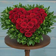 Цветочная композиция из Розы в виде сердца во Фрязево