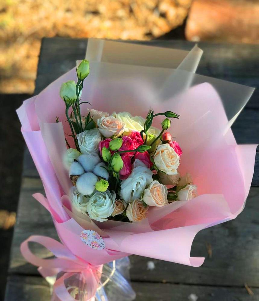 Букет цветов из: Розы и Лизиантусы во Фрязево