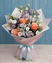 Букет цветов из:  Лизиантусы, Розы, Альстромерии и Гипсофила во Фрязево