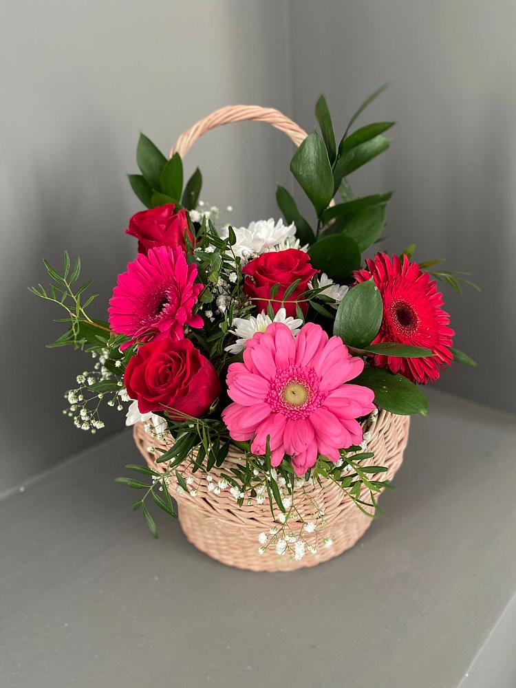 Цветочная композиция из Розы, Хризантемы и Герберы в корзине во Фрязево