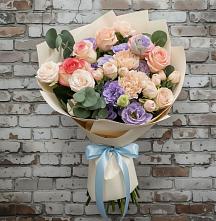 Букет цветов из:  Розы, Лизиантусы и Гвоздики во Фрязево