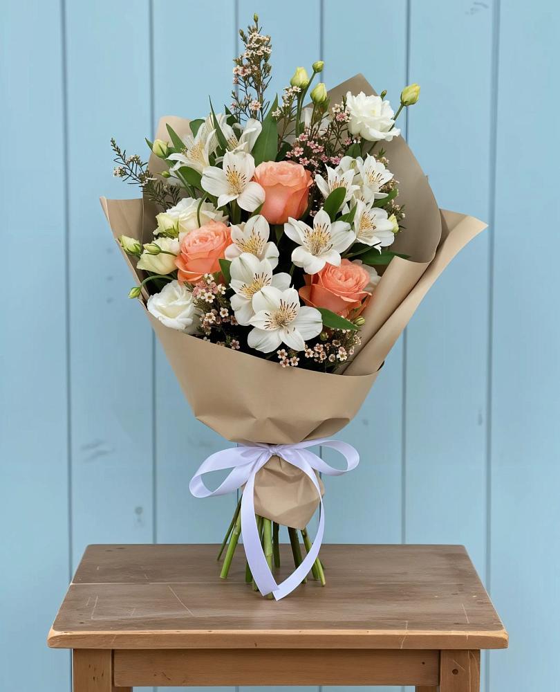 Букет цветов из: Альстромерии, Лизиантусы, Розы и Хризантемы во Фрязево