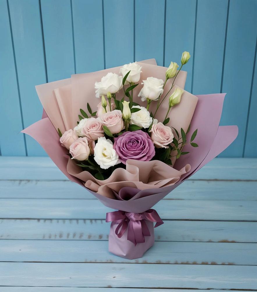 Букет цветов из: Розы и Лизиантусы во Фрязево